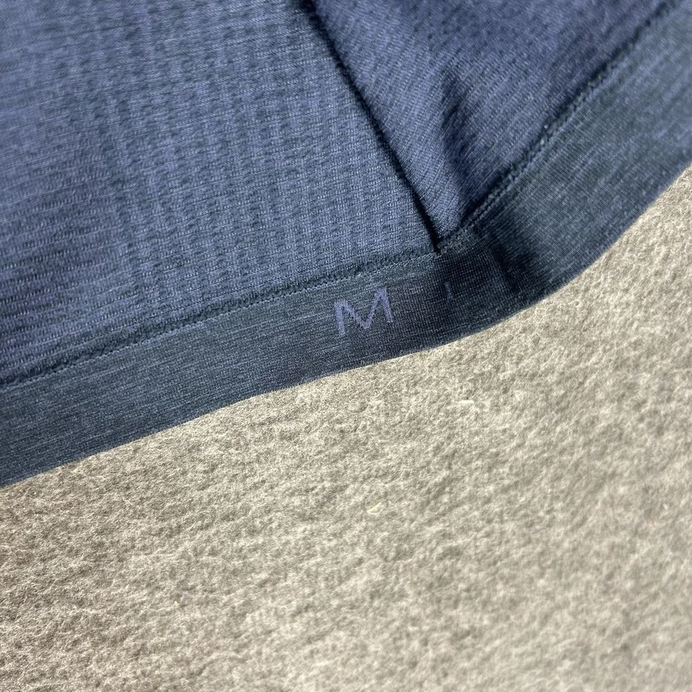 Lululemon Metal Vent Tech Polo Shirt Men's M Blue Stretch Lightweight Golf - Picture 9 of 13